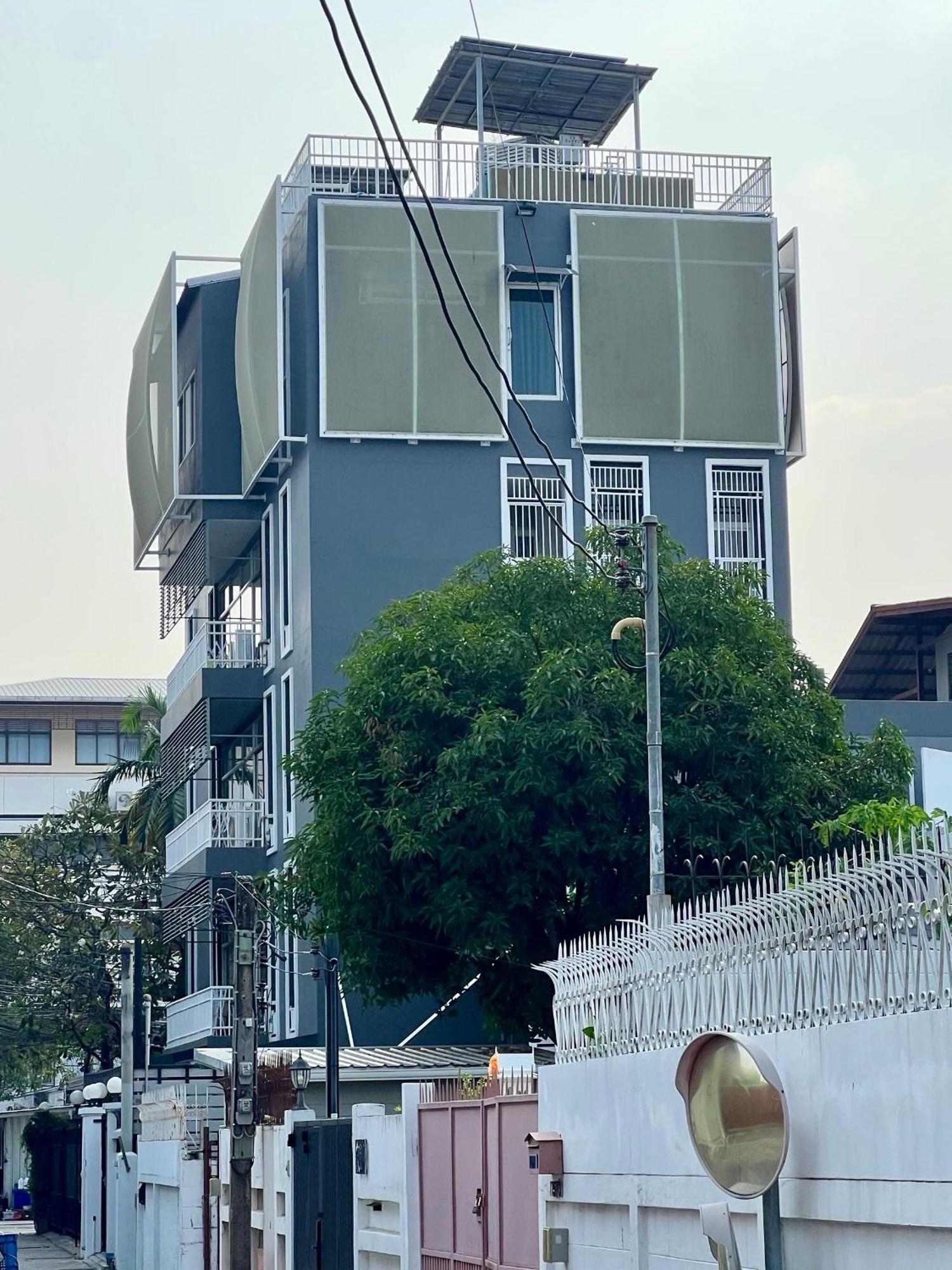 Samsen Suites Spacious 2Br Contemporary Thai Style Бангкок Экстерьер фото