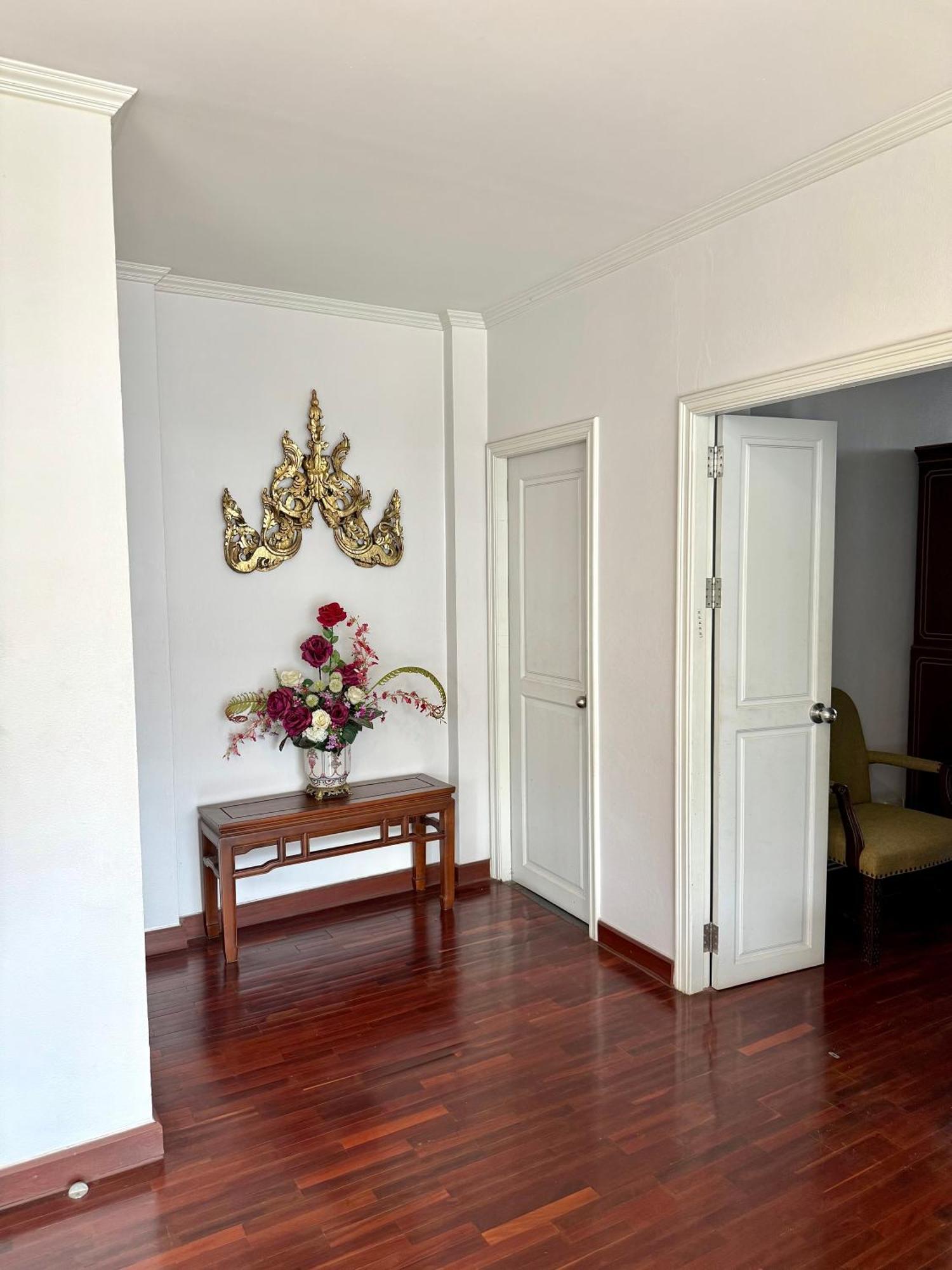 Samsen Suites Spacious 2Br Contemporary Thai Style Бангкок Экстерьер фото