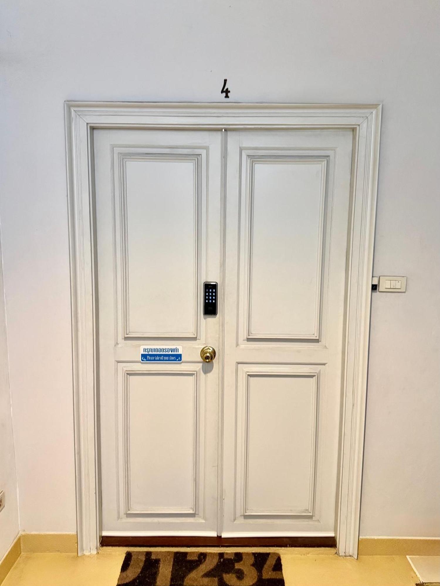 Samsen Suites Spacious 2Br Contemporary Thai Style Бангкок Экстерьер фото