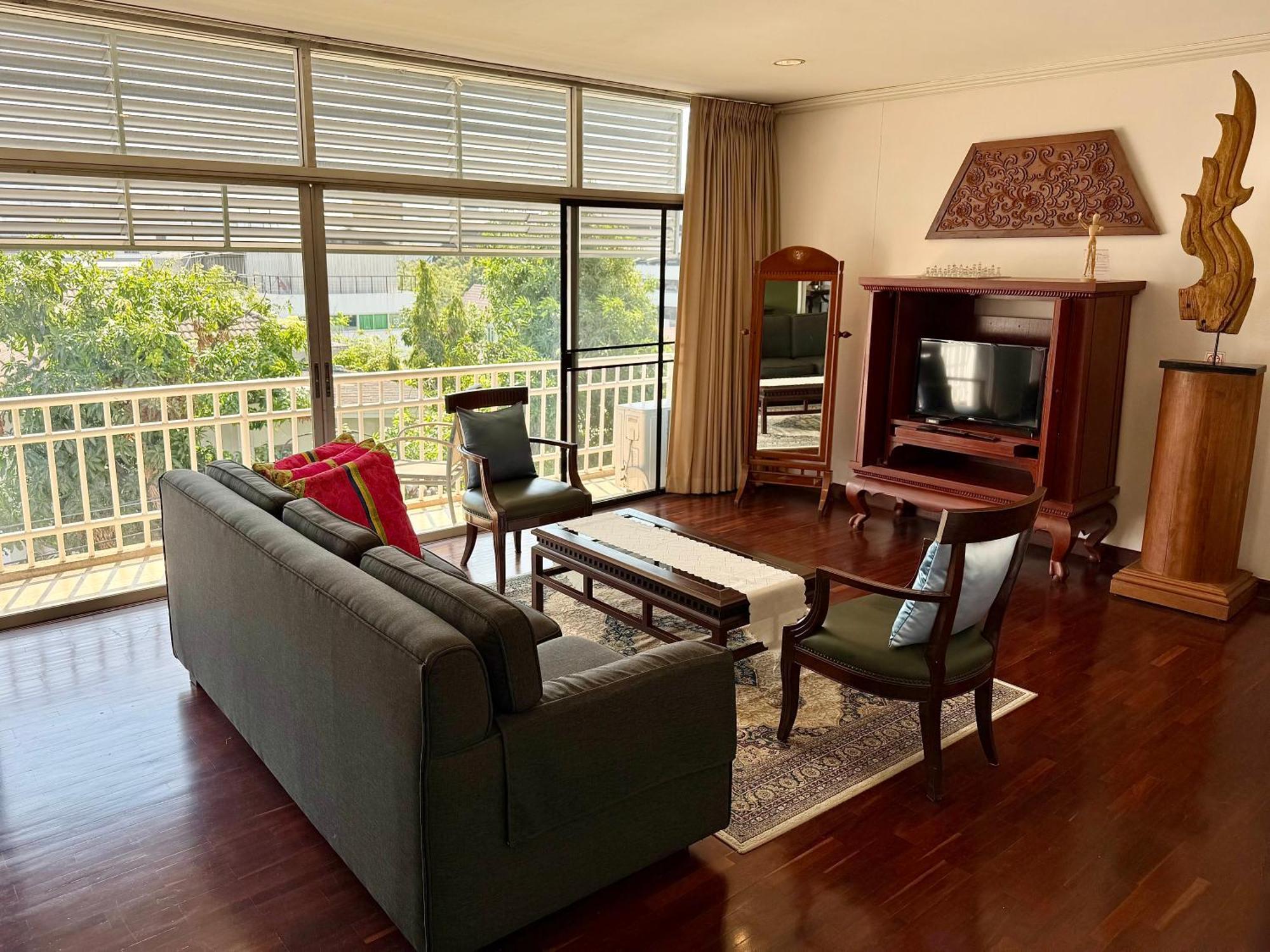 Samsen Suites Spacious 2Br Contemporary Thai Style Бангкок Экстерьер фото